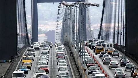 Resmen yürürlüğe girdi! Bunu yaptırmayan trafikten men edilecek 4